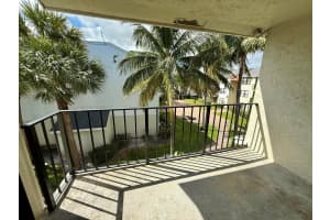 718 Executive Center Drive 34, West Palm Beach, FL 33401 - MLS#R11144345