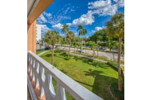 15 Golfview Road, Lake Worth Beach, FL 33460 - MLS#R11144390