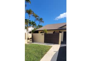 493 SW 28th Avenue, Delray Beach, FL 33445 - MLS#R11144438