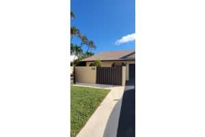 493 SW 28th Avenue, Delray Beach, FL 33445 - MLS#R11144438