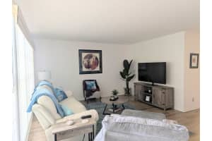 111 Greenbrier B, West Palm Beach, FL 33417 - MLS#R11144527