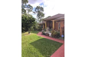 882 Palo Alto Street SE, Palm Bay, FL 32909 - MLS#R11144607