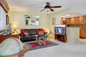 694 Brittany O Delray Beach, FL 33446 - Off Market