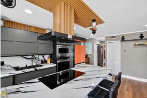 363 Washington Avenue 32, Miami Beach, FL 33139 - MLS#R11144705