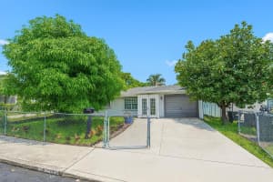 1733 Sunset Avenue, Lake Worth Beach, FL 33460 - MLS#R11144706