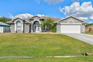 971 Sw Mccomb Avenue, Port Saint Lucie