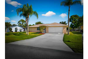 649 SE Clifton Lane, Port St Lucie, FL 34983 - MLS#R11145036