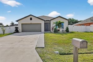 816 SW Jaslo Avenue, Port Saint Lucie, FL 34953 - MLS#R11145058