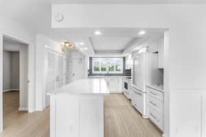 2004 Federal Highway, Boynton Beach, FL 33435 - MLS#R11145281