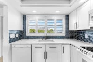 2004 Federal Highway, Boynton Beach, FL 33435 - MLS#R11145281