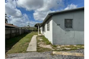 1015 Avenue I 2, Riviera Beach, FL 33404 - MLS#R11145357