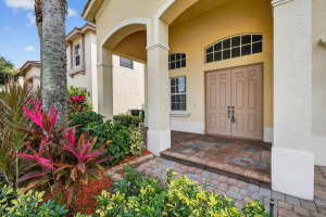 2205 Newport Isles Boulevard, Port Saint Lucie, FL 34953 - MLS#R11145423