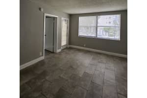 700 Executive Center Drive 23, West Palm Beach, FL 33401 - MLS#R11145443