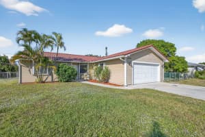 8288 SE Pine Circle, Hobe Sound, FL 33455 Sold 01/05/26