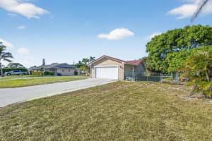 8288 SE Pine Circle, Hobe Sound, FL 33455 Sold 01/05/26