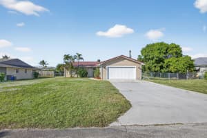8288 SE Pine Circle, Hobe Sound, FL 33455 Sold 01/05/26