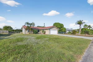 8288 SE Pine Circle, Hobe Sound, FL 33455 Sold 01/05/26