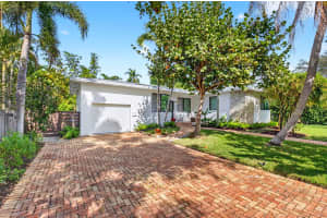 215 N Seacrest Circle, Delray Beach, FL 33444 - MLS#R11145559