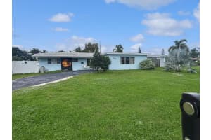 100 17th Street, Pompano Beach, FL 33060 - MLS#R11145576