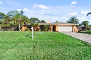 187 Naylor Street, Palm Bay, FL 32907 - MLS#R11145599