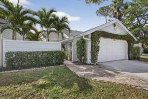 381 Park Forest Way, Wellington, FL 33414 - MLS#R11145630