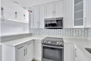 810 Lake Shore Drive 44, Lake Park, FL 33403 - MLS#R11145640