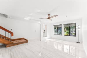 1075 Raintree Lane, Palm Beach Gardens, FL 33410 - MLS#R11145670