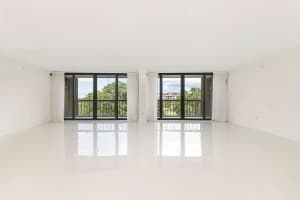 2450 Presidential Way, West Palm Beach, FL 33401 - MLS#R11145698