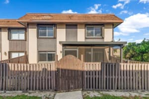 2140 Sherwood Forest Boulevard 10, West Palm Beach, FL 33415 - MLS#R11145727