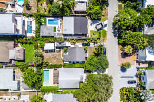 221 NE 10th Street, Delray Beach, FL 33444 - MLS#R11145741