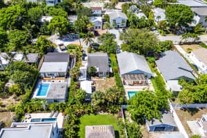 221 NE 10th Street, Delray Beach, FL 33444 - MLS#R11145741