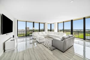 2427 Presidential Way Ph3, West Palm Beach, FL 33401 - MLS#R11145834