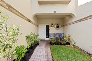 6822 Via Regina, Boca Raton, FL 33433 - MLS#R11145968