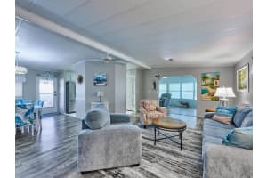 7526 SE Independence Avenue, Hobe Sound, FL 33455 - MLS#R11146079