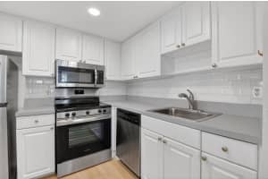 51 Flanders B, Delray Beach, FL 33484 - MLS#R11146183