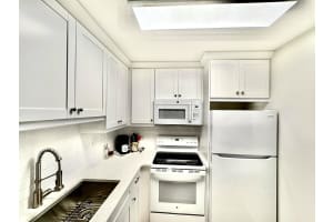 47 Salisbury B, West Palm Beach, FL 33417 - MLS#R11146188