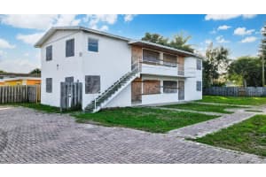 124/122 Sw 8th Avenue Delray Beach, FL 33444 - Off Market