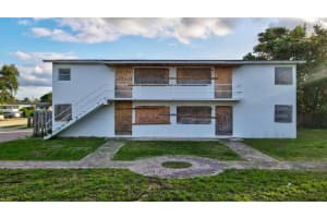 124/122 Sw 8th Avenue Delray Beach, FL 33444 - Off Market