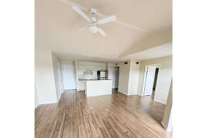 4863 Via Palm Lakes 811, West Palm Beach