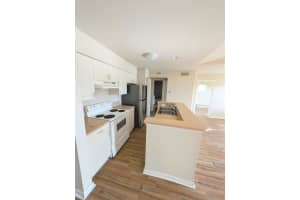 4863 Via Palm Lakes 811, West Palm Beach, FL 33417 - MLS#R11146424