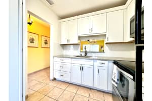 3400 NW 48th Avenue 512, Lauderdale Lakes, FL 33319 - MLS#R11146441