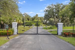 2260 Sweetwater Drive, Fort Pierce, FL 34981 - MLS#R11146455