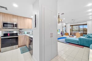 7460 La Paz Boulevard 304, Boca Raton, FL 33433 - MLS#R11146464