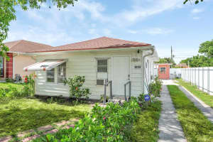 1215 18th Avenue N, Lake Worth Beach, FL 33460 - MLS#R11146465