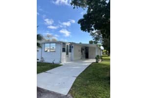 2 Jasmine Lane, Port Saint Lucie, FL 34952 - MLS#R11146466