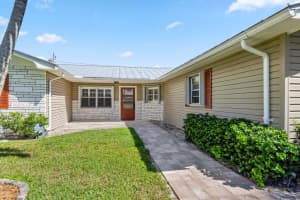 8153 SE Carlton Street, Hobe Sound, FL 33455 - MLS#R11146534