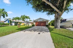 8153 Carlton Street, Hobe Sound, FL 33455 - MLS#R11146534
