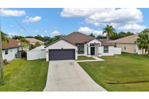 5207 NW South Lovoy Circle, Port Saint Lucie, FL 34986 - MLS#R11146540