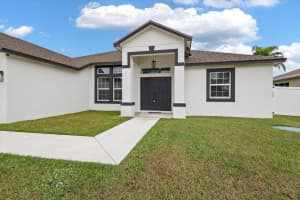 5207 NW South Lovoy Circle, Port Saint Lucie, FL 34986 - MLS#R11146540