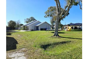 603 NW 11th Avenue, Okeechobee, FL 34972 - MLS#R11146557